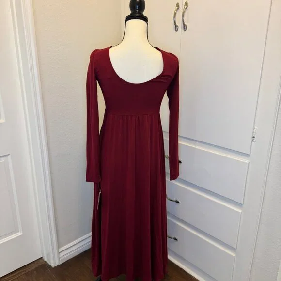 NWT Burgundy Long Sleeve Scoop Neck Dress - Picture 3 of 5